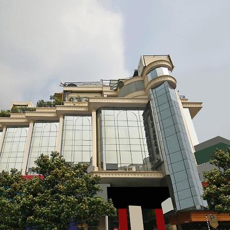Отель Monarch Brigade Road Бангалор Экстерьер фото
